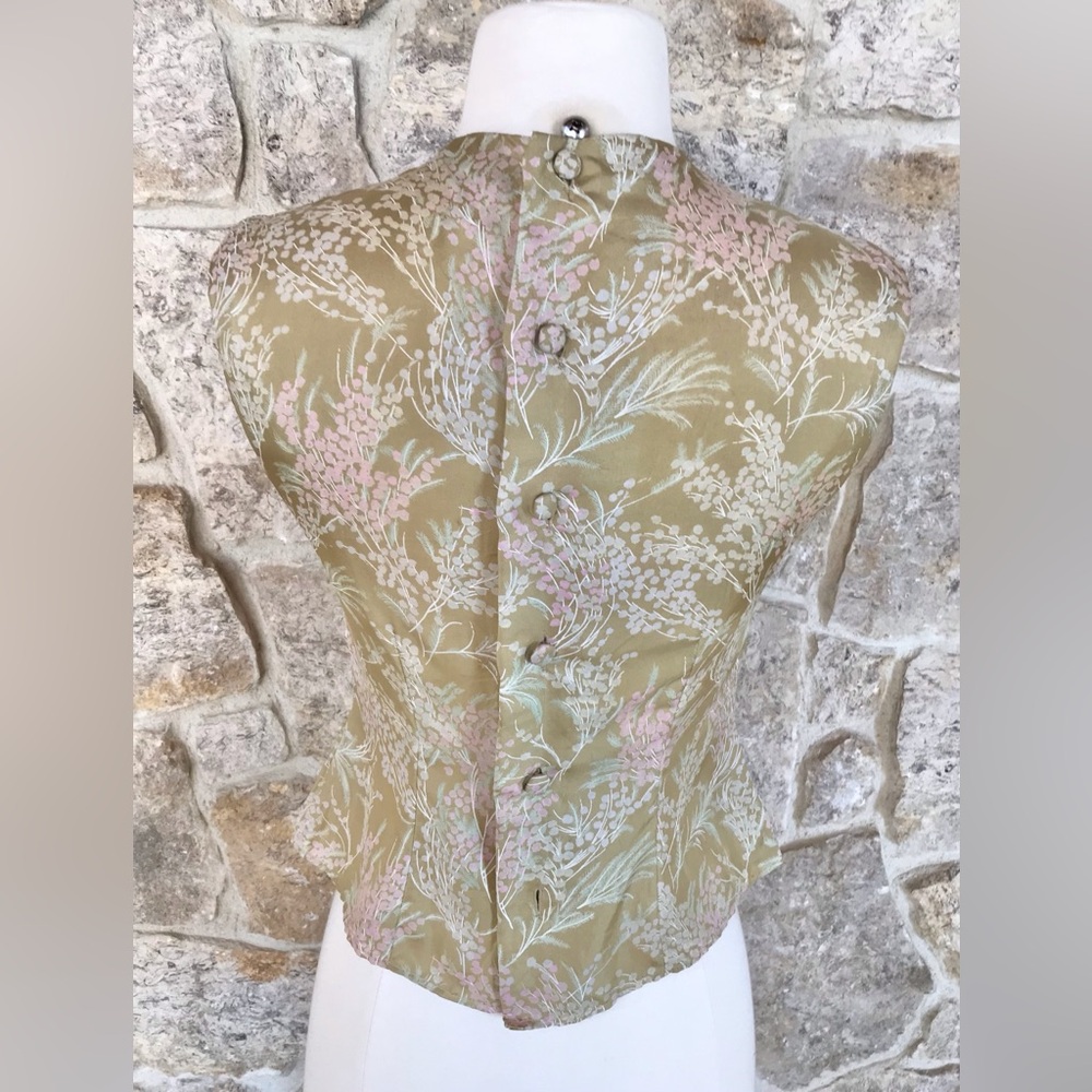 Vintage 1960s 1970s Beautiful Pastel Floral Silk Back Button Blouse with Bow - Picture 13 of 15
